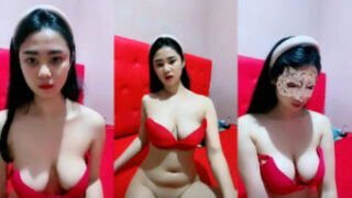 Bongkahan Daging Menyembul yang Tertutup Bra Merah